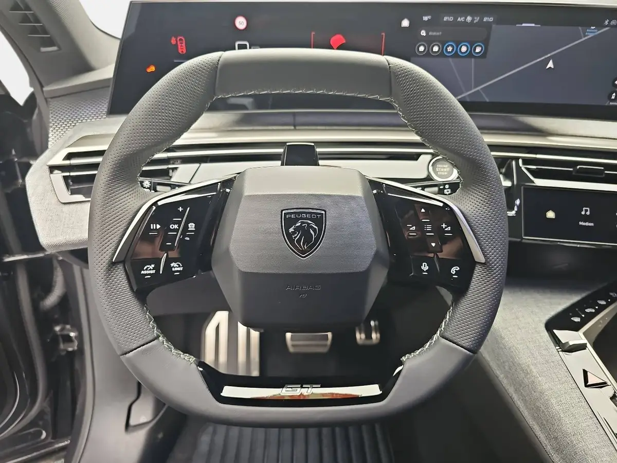 PEUGEOT 5008 1.2 HYBRID 145 E-DSC6 GT KLIMA LED 7-S DAB 360° AH