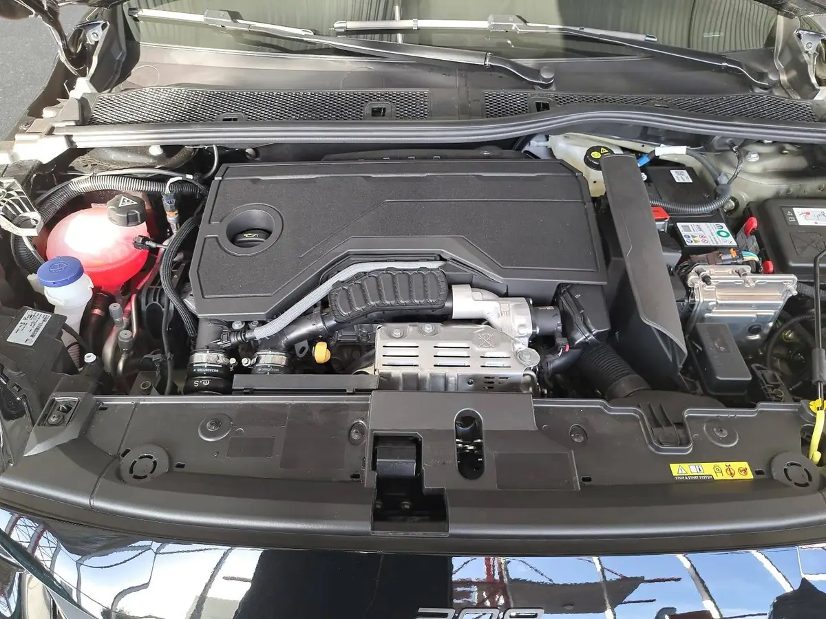 PEUGEOT 208 1.2 HYBRID 110 E-DSC6 STYLE LED GRA SHZ