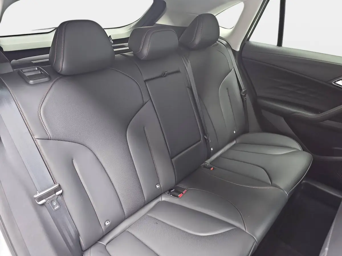 MG HS 1.5 PLUG-IN-HYBRID LUXURY LEDER 360-GRAD-KAMERA 19-ZOLL-LM