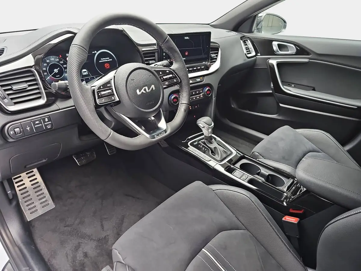 KIA CEED SW 1.5 T-GDI DCT7 GT-LINE TECHNOLOGIE LEDER PERFORMANCE