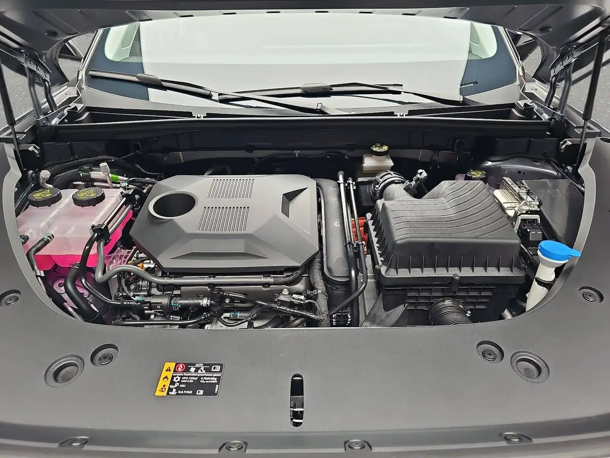 MG HS 1.5 HYBRID+ MY25.5 LUXURY LEDER 360-GRAD-KAMERA 19-ZOLL-LM