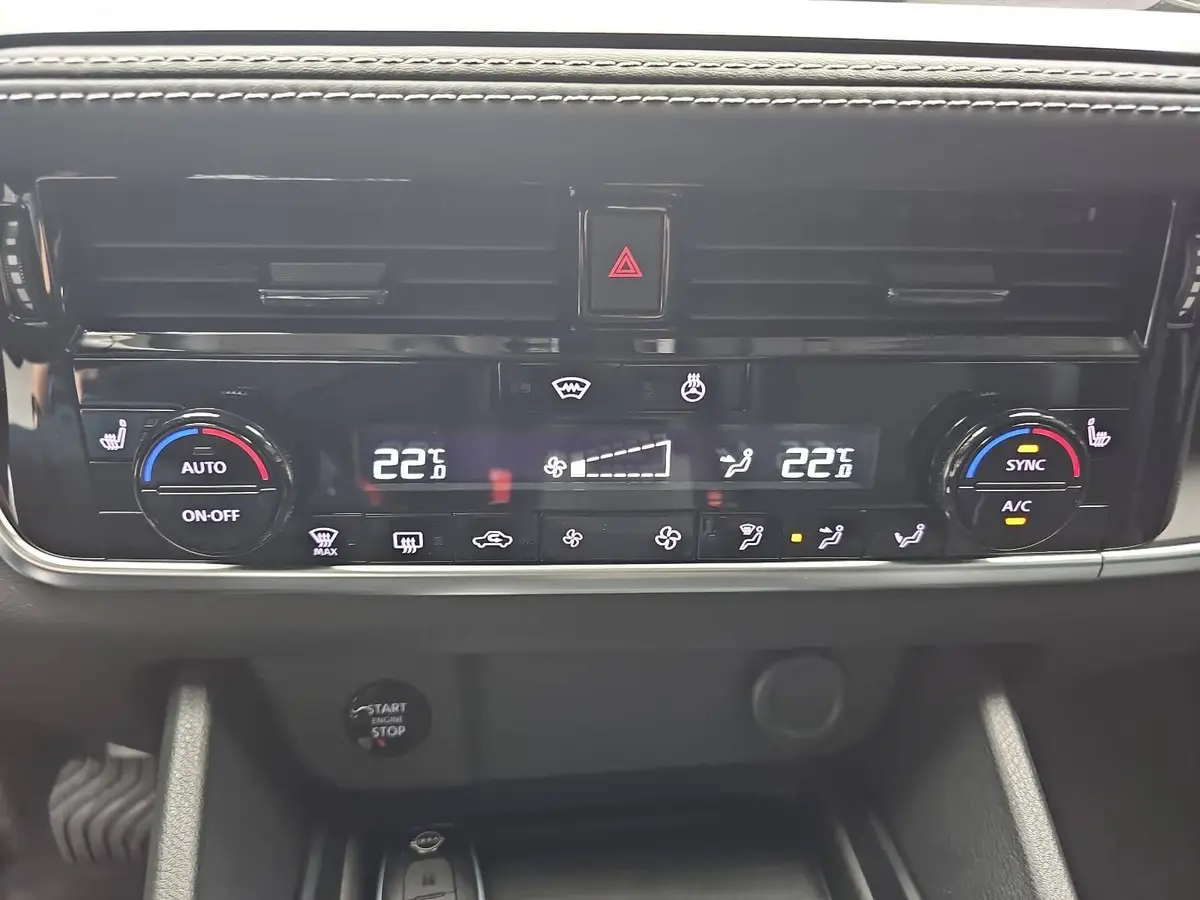 NISSAN QASHQAI 1.3 DIG-T MHEV AUTO. MJ27 N-CONNECTA WINTER PANO