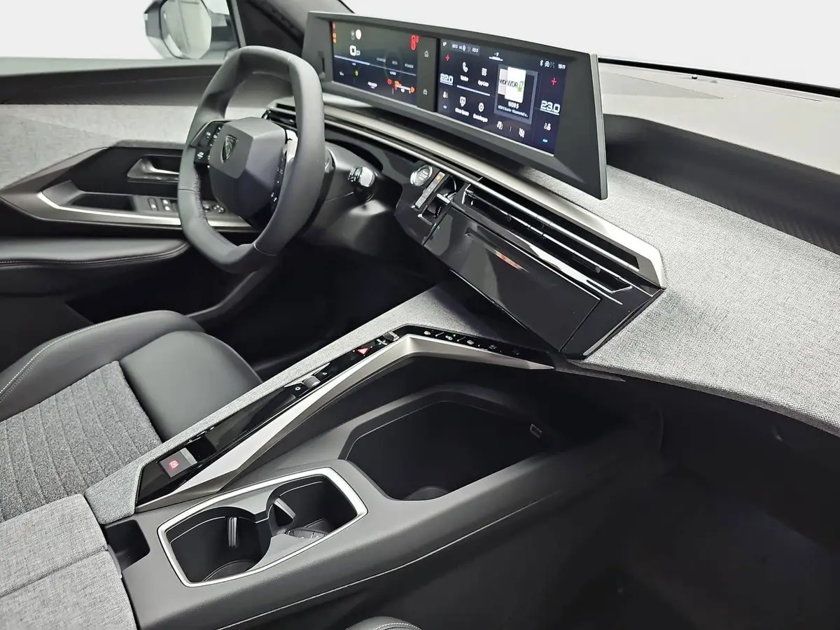 PEUGEOT 5008 1.2 HYBRID 145 E-DSC6 ALLURE KLIMA LED 7-S DAB 360