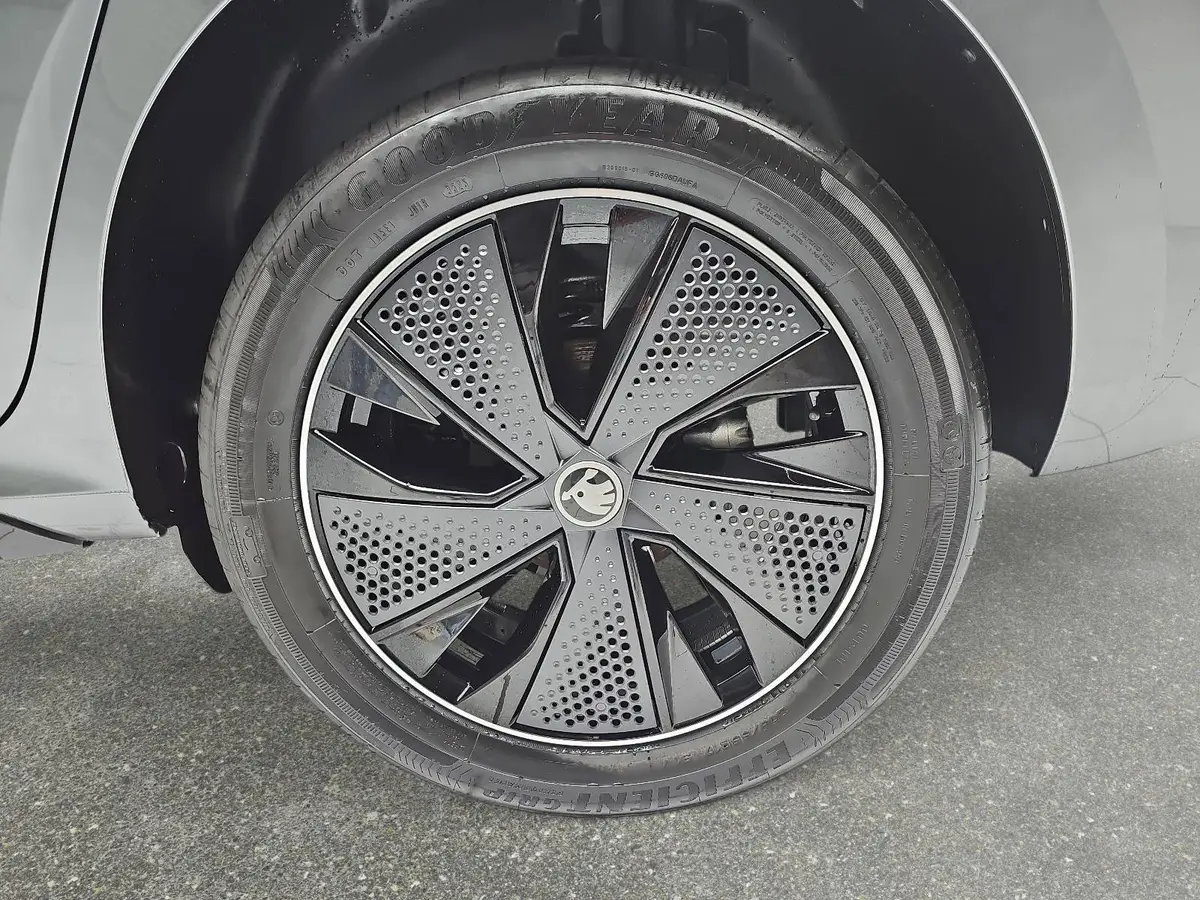 SKODA KAMIQ 1.0 TSI DSG MONTE CARLO LED PANORAMA WINTER KAMERA