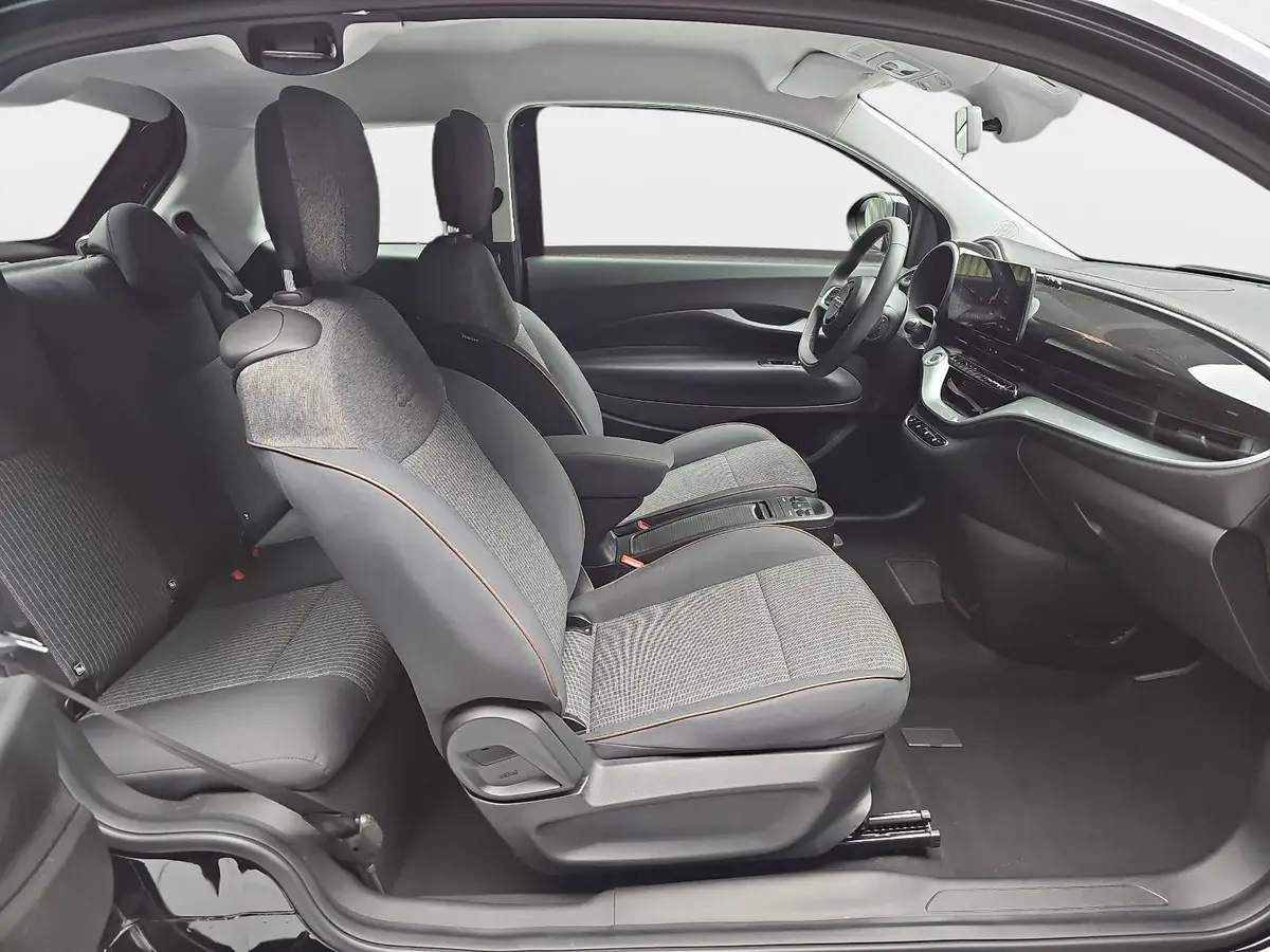 FIAT 500E ELEKTRO 42 KWH 3+1 ICON
