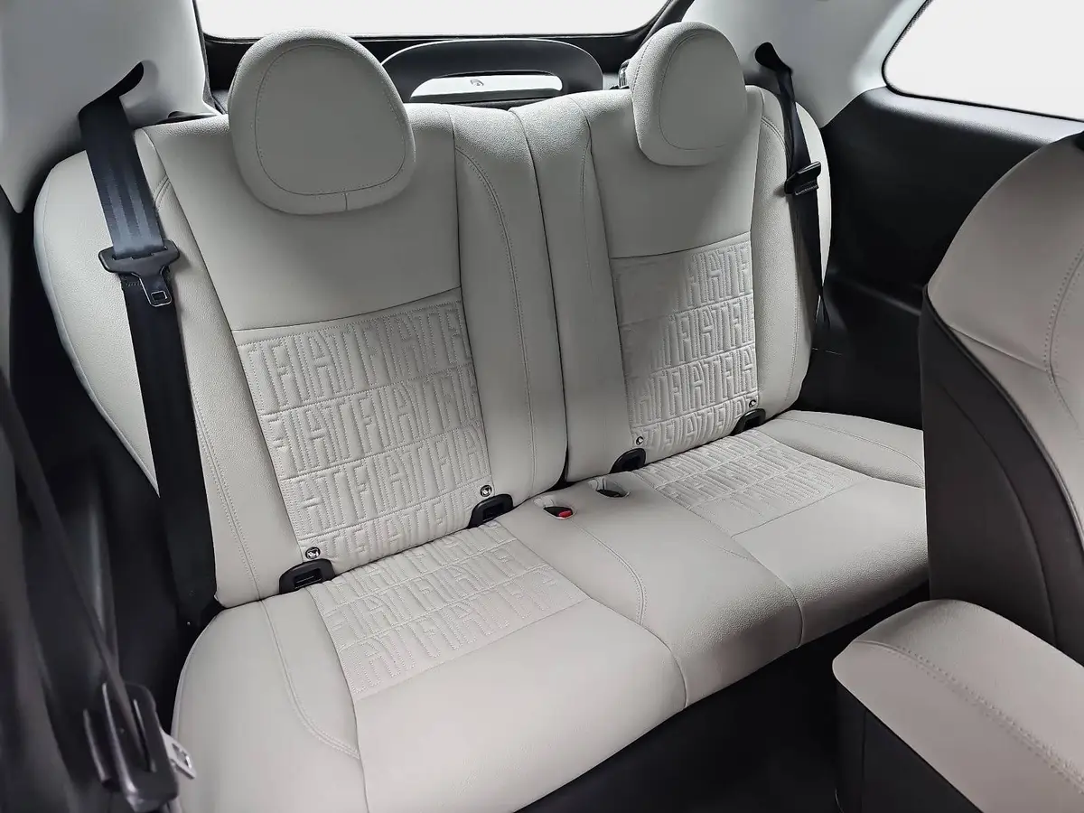 FIAT 500E CABRIO ELEKTRO 42 KWH BY BOCELLI