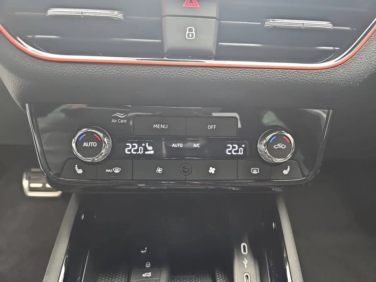 SKODA KAMIQ 1.5 TSI DSG MONTE CARLO MATRIX KAMERA AHK