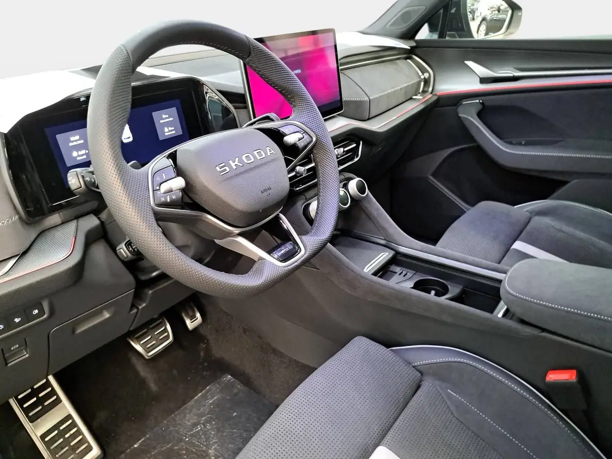 SKODA KODIAQ 1.5 TSI DSG SPORTLINE NAVI LED ACC PANO WINTER AHK