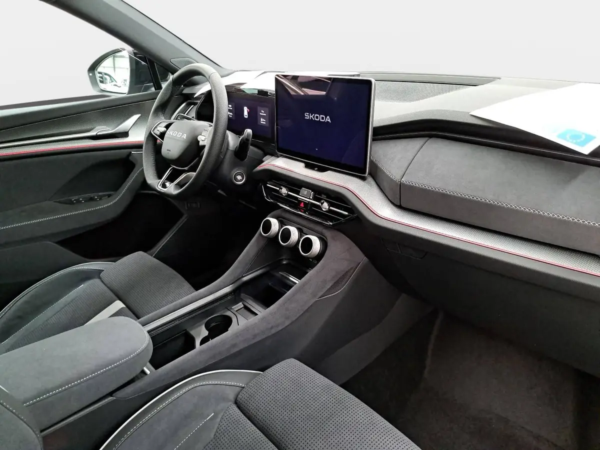 SKODA KODIAQ 2.0 TSI DSG SPORTLINE 4X4 PANO LED AHK