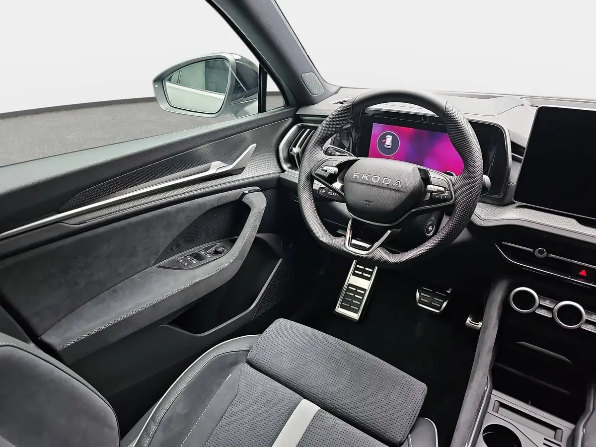 SKODA KODIAQ 2.0 TDI DSG SPORTLINE 4X4 PANO AHK
