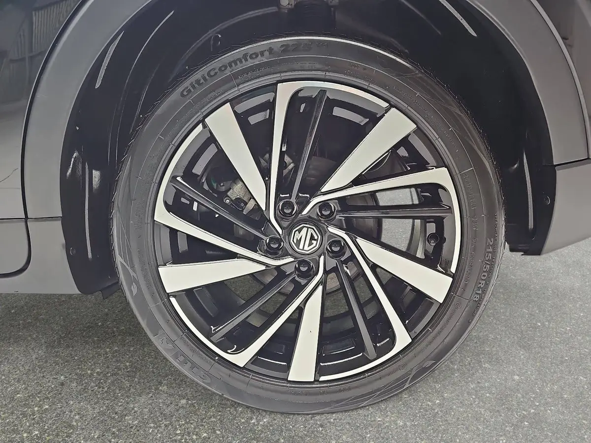 MG ZS 1.5 HYBRID+ LUXURY NAVI LM18 KEYLESS-ENTRY 360-GRAD-KAMERA