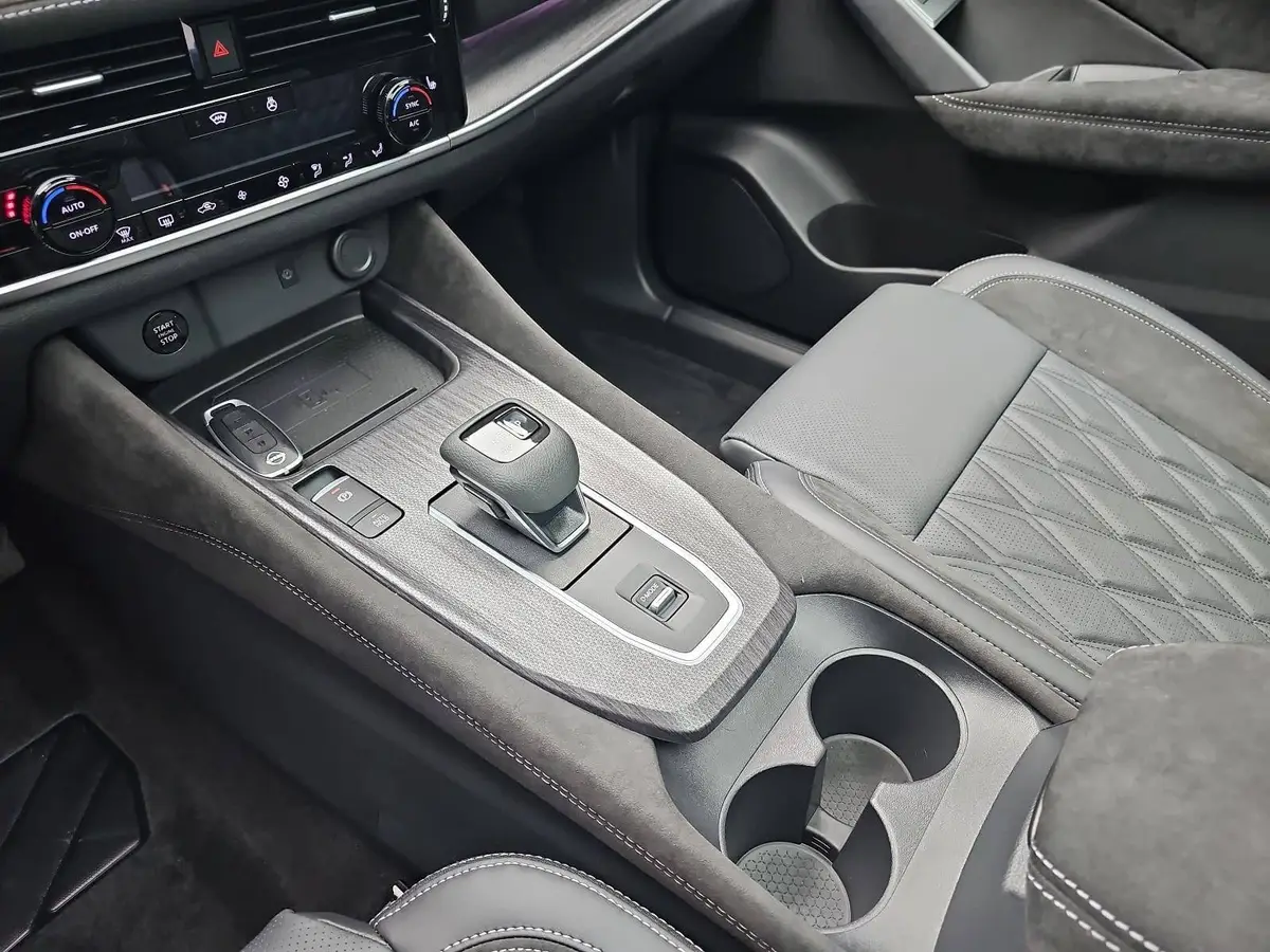 NISSAN QASHQAI 1.3 DIG-T MHEV AUTO. TEKNA PREMIUM PAKET