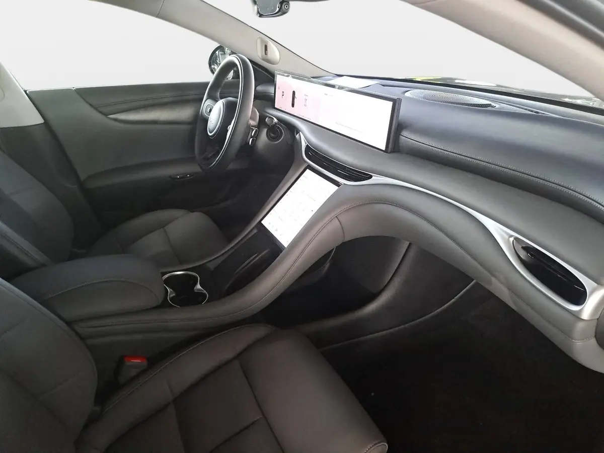 MG ANDERE EV 100 KWH MY26 PREMIUM
