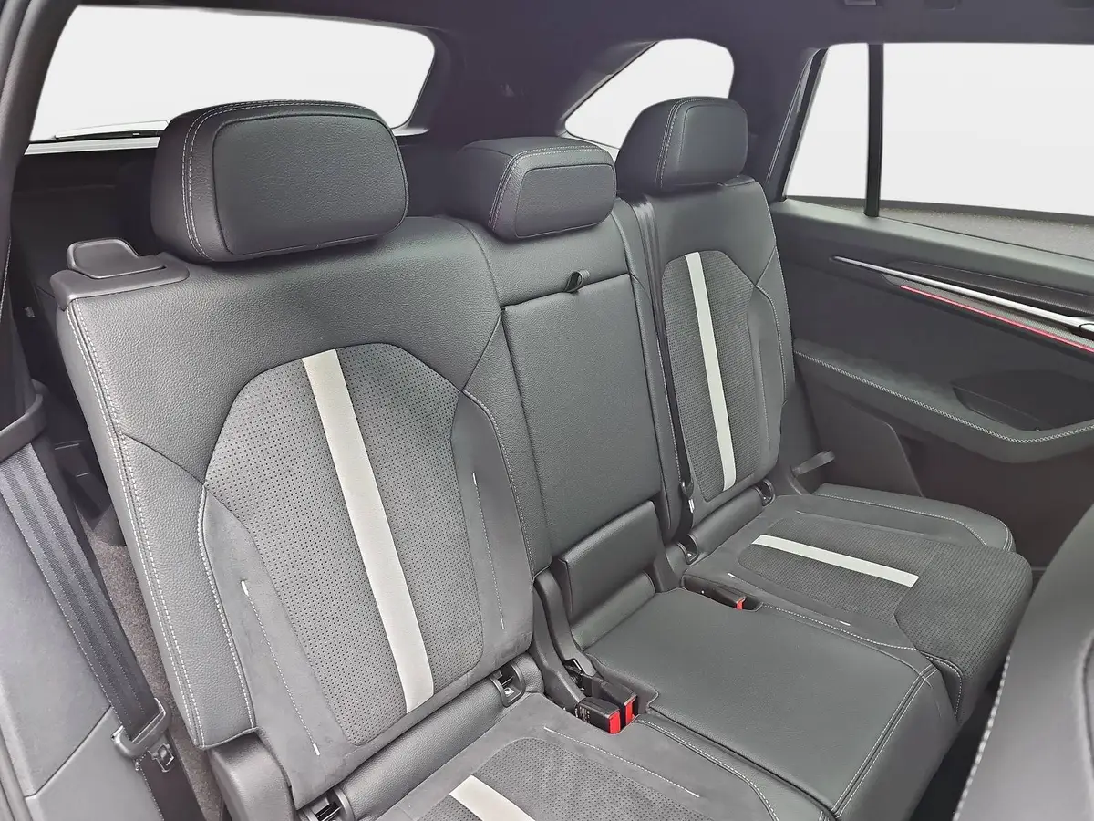 SKODA KODIAQ 1.5 TSI DSG SPORTLINE NAVI LED PANO 7-SITZE KAMERA