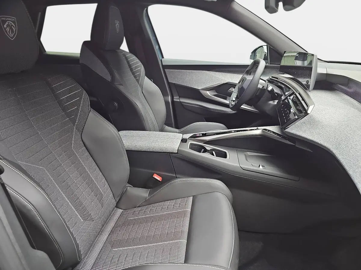 PEUGEOT 3008 1.2 HYBRID 145 E-DSC6 GT NAVI KLIMA LED AHK LM19