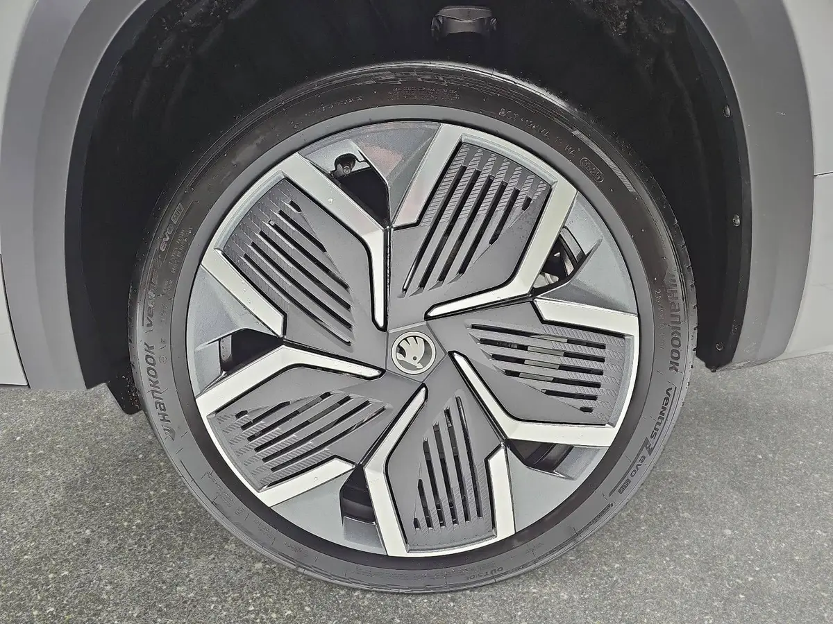 SKODA KODIAQ 1,5 DSG SPORTLINE NAVI LED ACC PANO WINTER KAMERA 