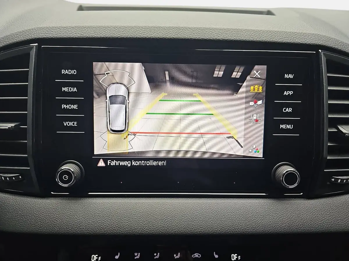 SKODA KAROQ 2.0 TDI DSG SPORTLINE 4X4 WINTER AHK