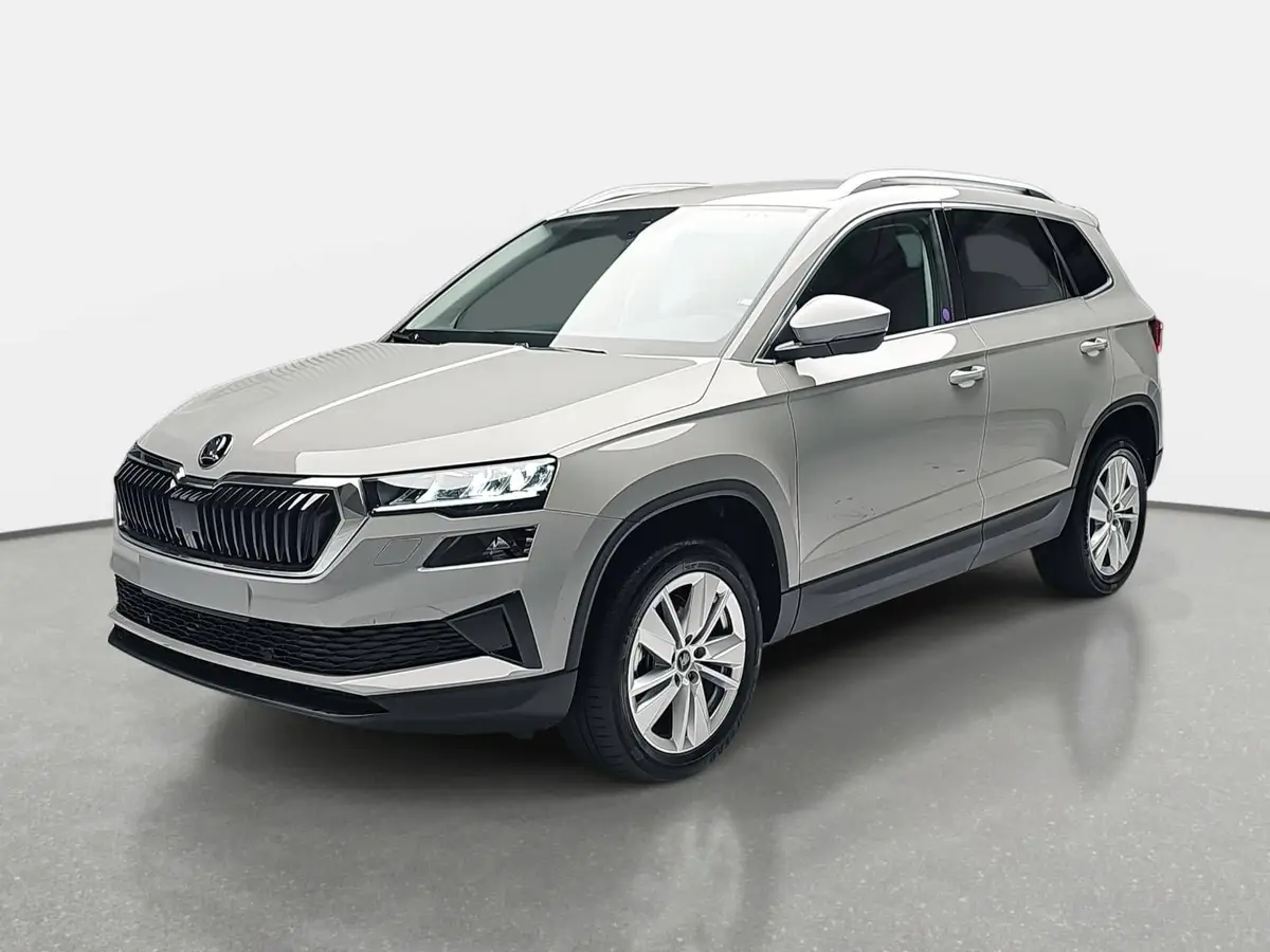 SKODA KAROQ 1.5 TSI DSG SELECTION LED ACC AHK