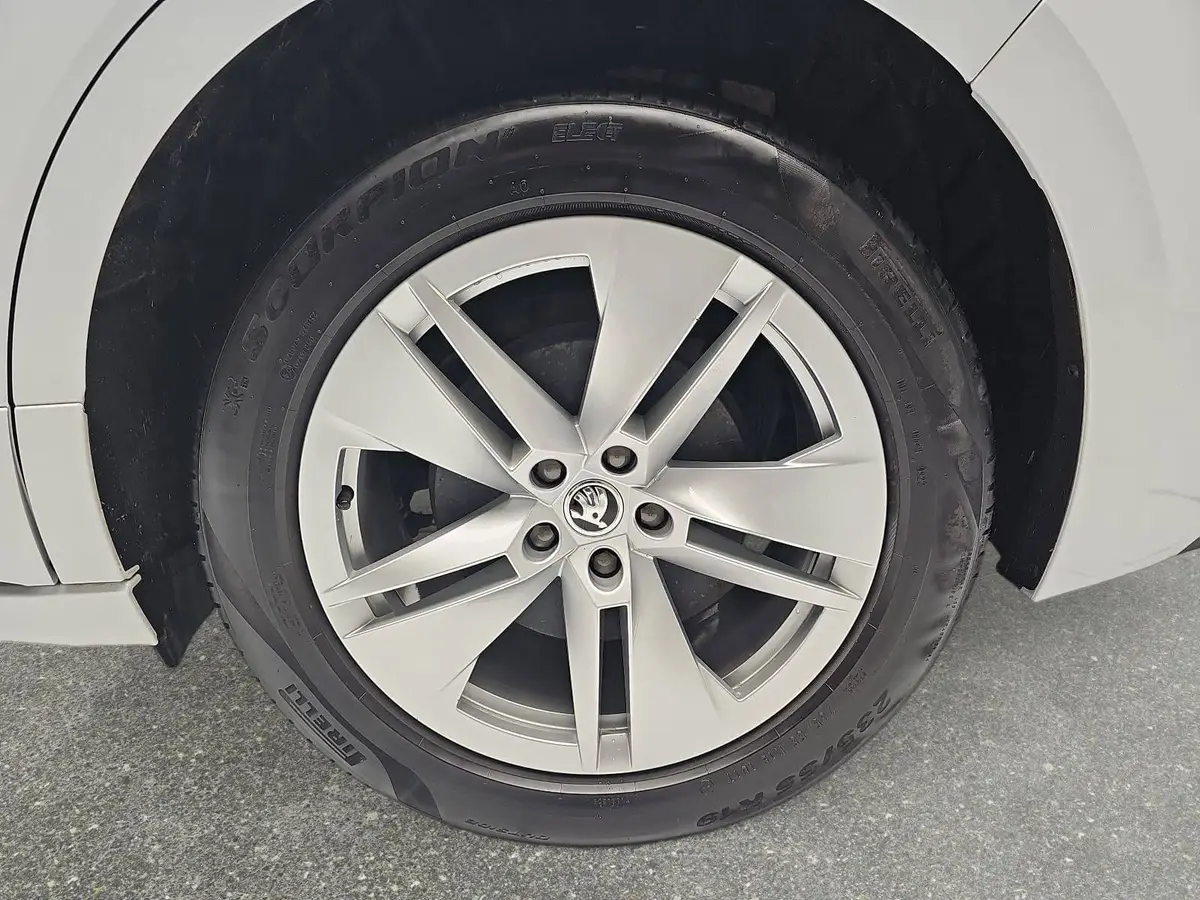 SKODA ENYAQ 60 LOFT COUPÉ 62KWH NAVI LED LM