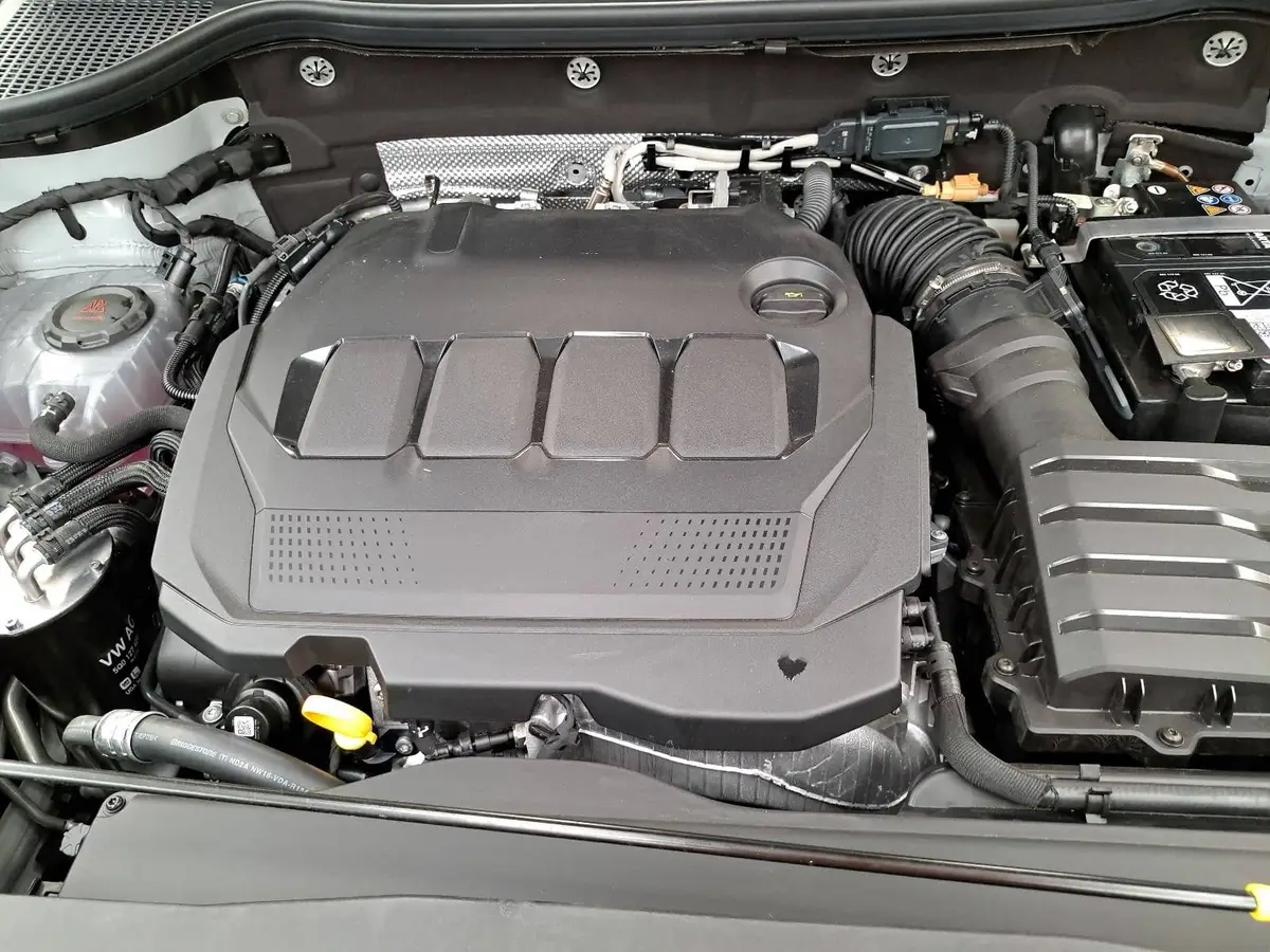 SKODA KAROQ 2.0 TDI DSG SPORTLINE 4X4 NAVI LED