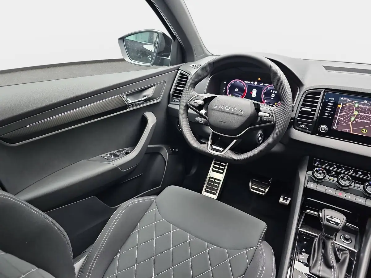 SKODA KAROQ 2.0 TSI DSG SPORTLINE 4X4 AHK PANO