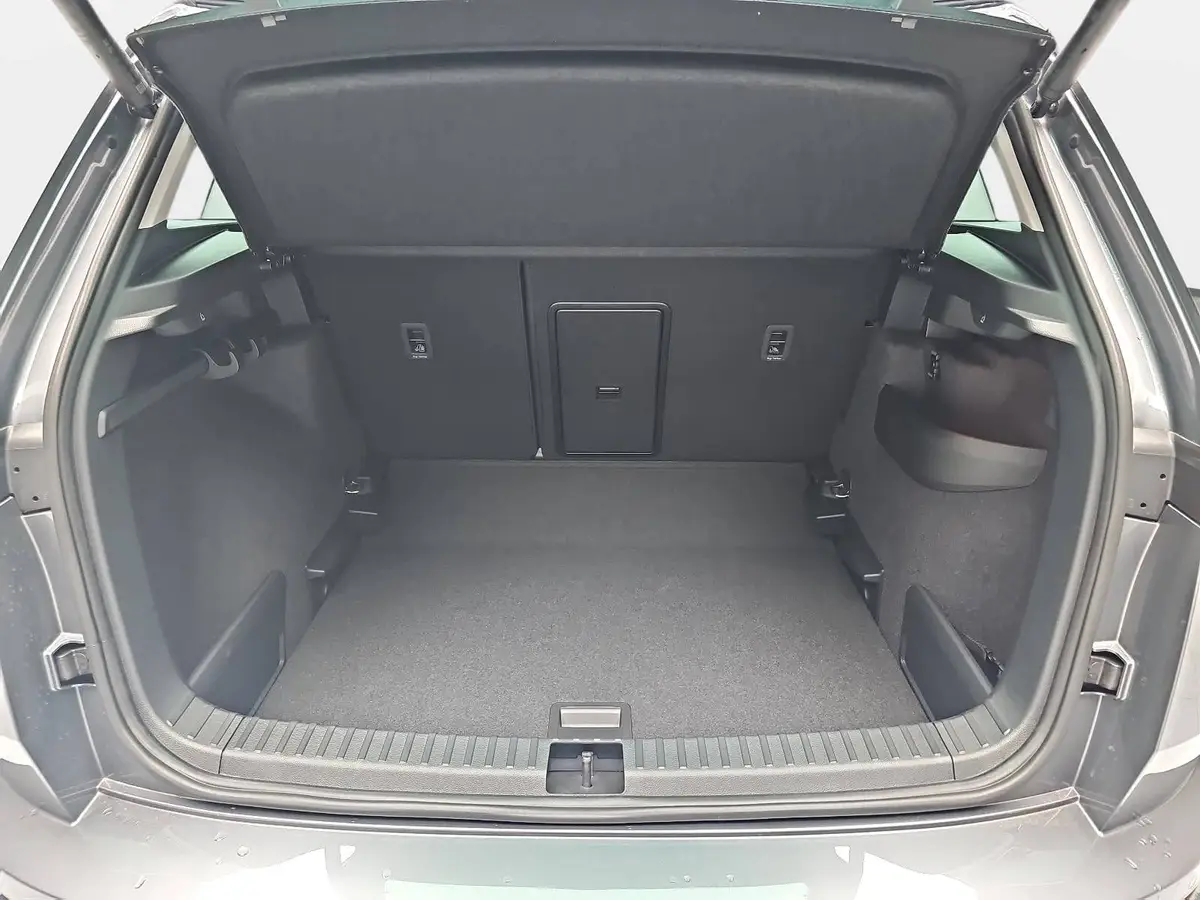 SKODA KAROQ 1.5 TSI DSG DRIVE NAVI LED AHK LM