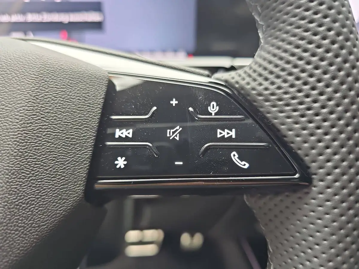 AUDI Q3 TFSI S-TRONIC S-LINE NAVI LED-PLUS PANO