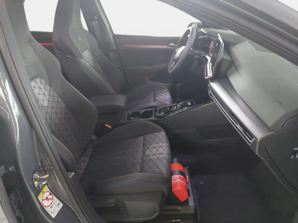 VW GOLF 1.5 ETSI DSG VIII R-LINE NAVI MATRIX-LED