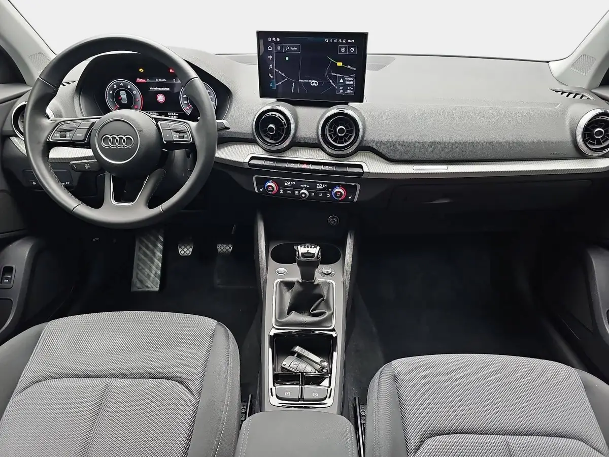 AUDI Q2 30 TFSI S LINE NAVI LED KAMERA LM17
