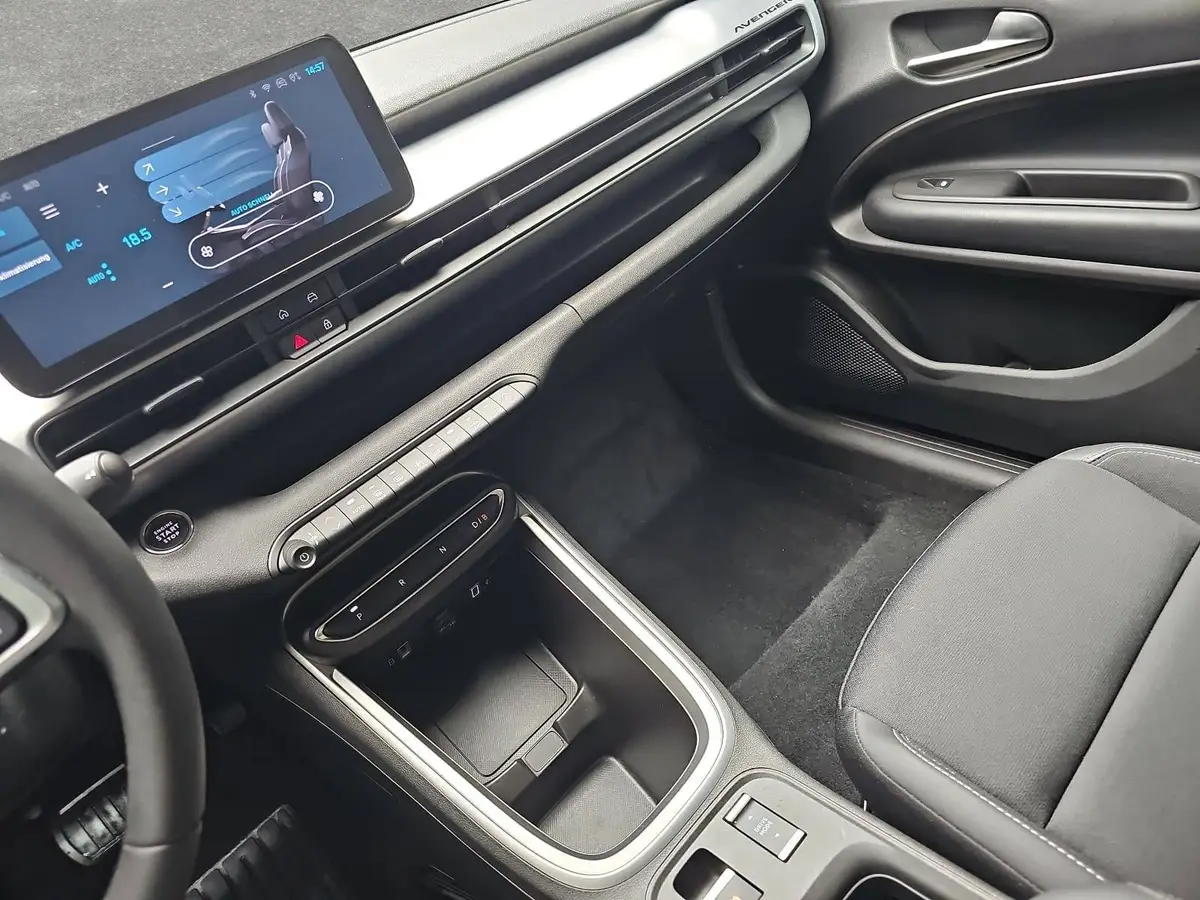JEEP AVENGER AUTO. 51KWH ALTITUDE LED KLIMAAUTO