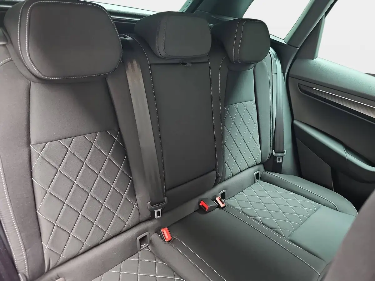 SKODA KAROQ 1.5 TSI DSG SPORTLINE NAVI LED PANO