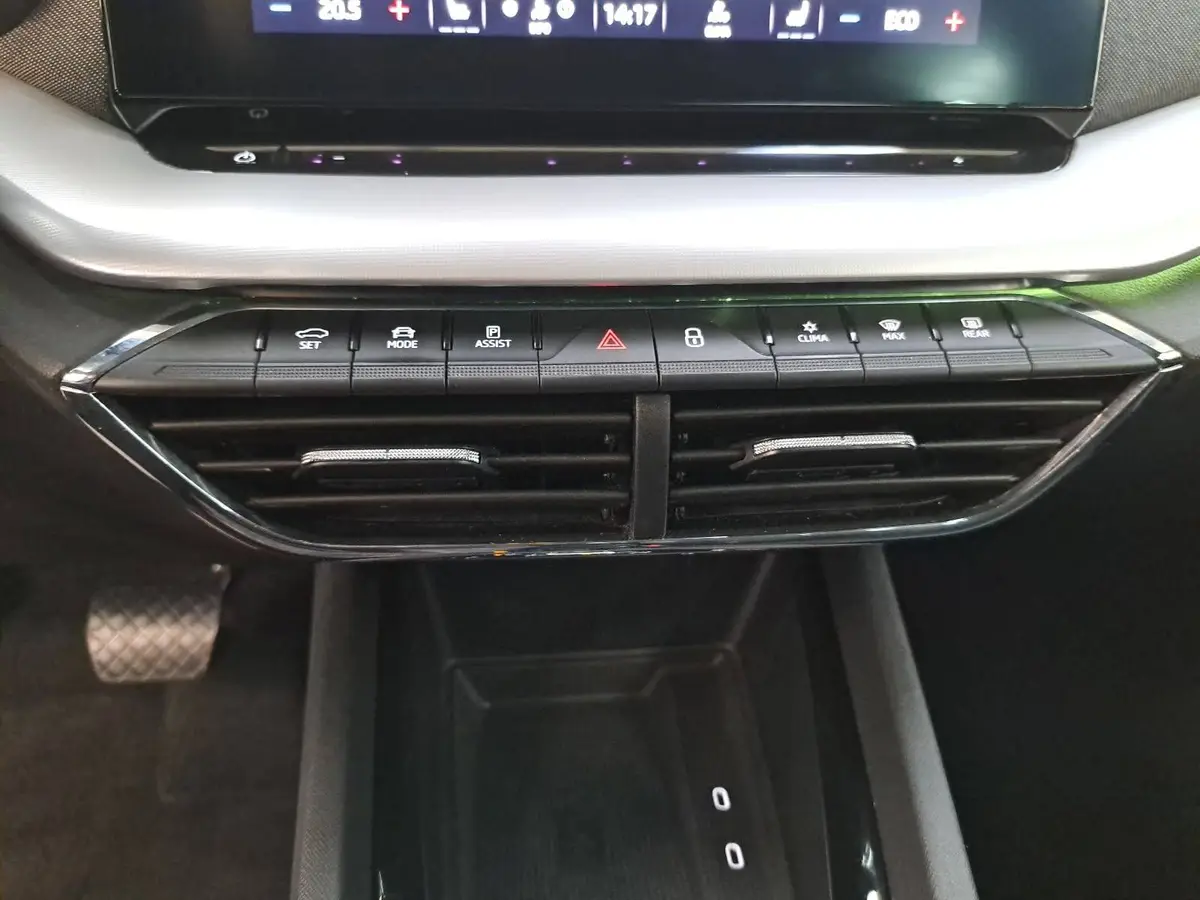 SKODA OCTAVIA COMBI HYBRID 1.4 TSI IV STYLE NAVI ACC HUD PDC KAMERA