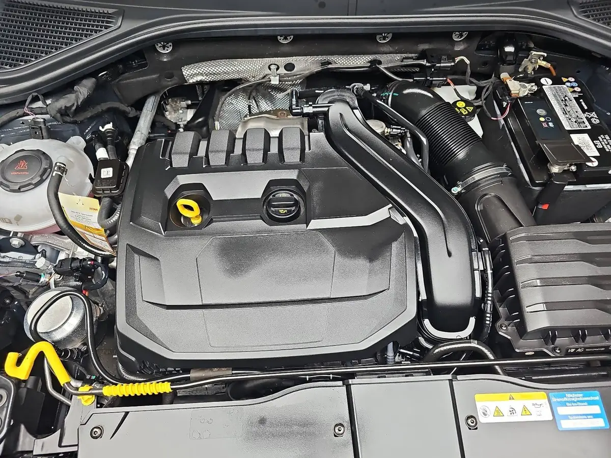VW T-ROC 1.5 TSI DSG ACTIVE NAVI P-ASSIST KAMERA