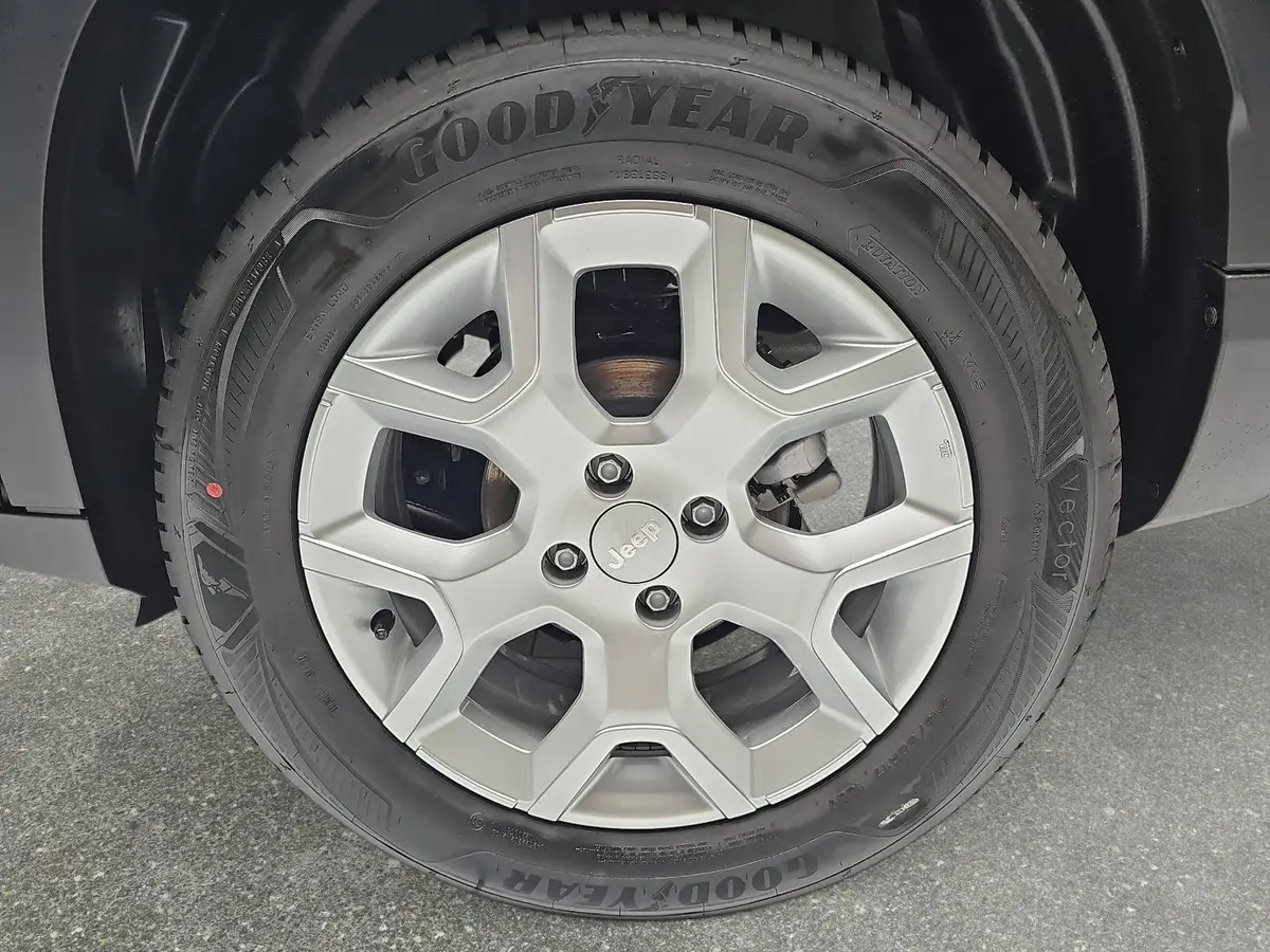 JEEP AVENGER 1.2 GSE T3 ALTITUDE MJ25 WINTER PAKET ALLWETTERREIFEN