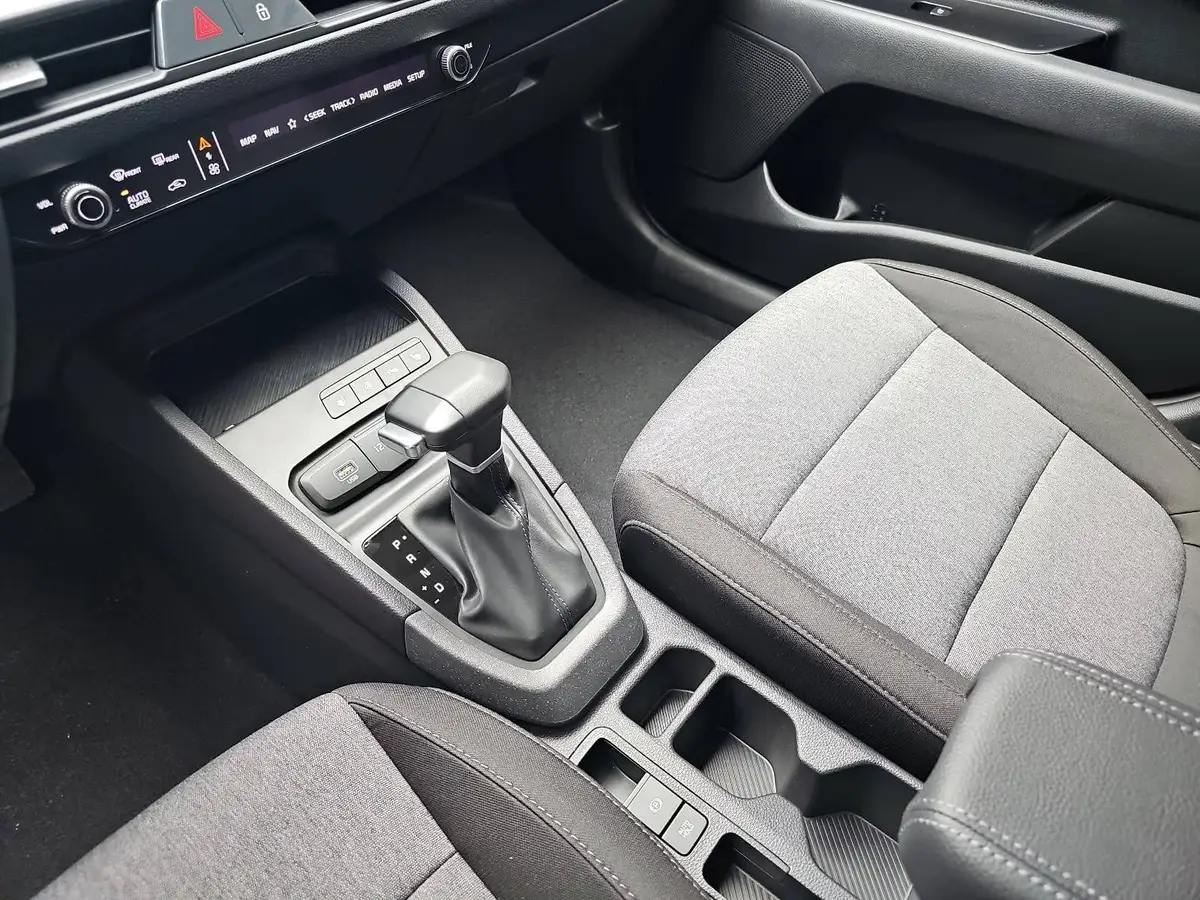 KIA STONIC 1.0 T-GDI 100 DCT VISION MJ26 SITZH. NAVI