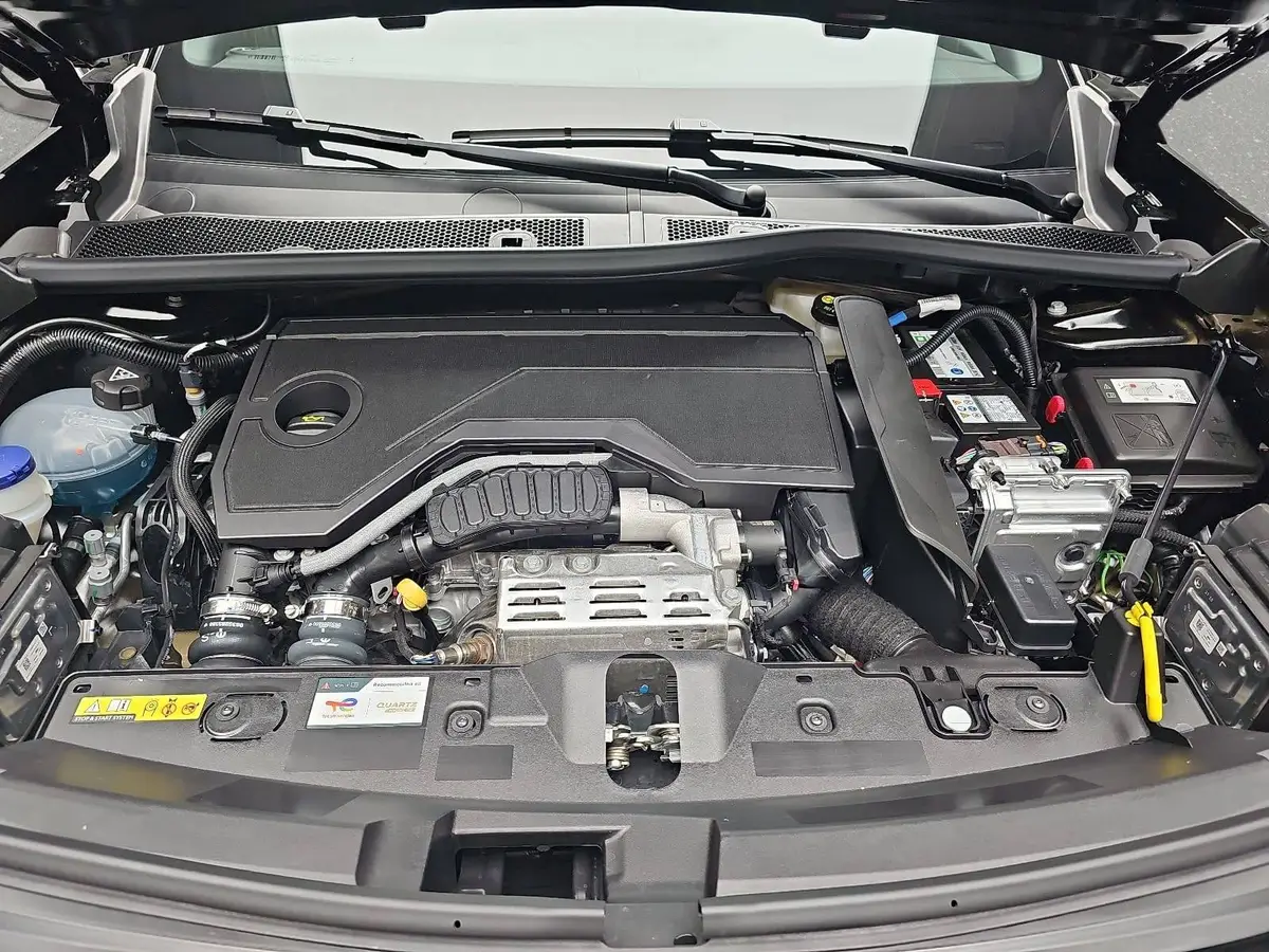 PEUGEOT 2008 1.2 HYBRID 145 E-DSC6 GT-LINE 2-WD LED KLIMAAUTO K