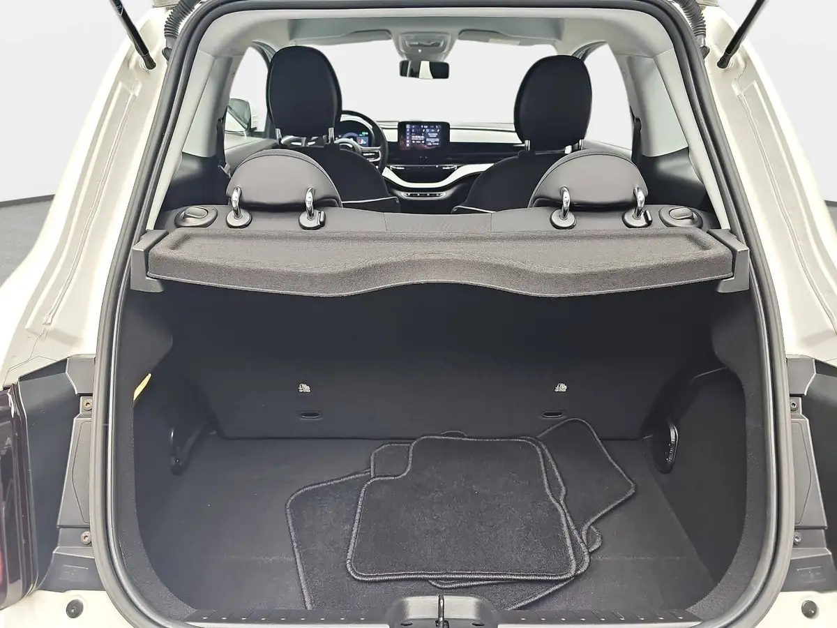 FIAT 500 ELEKTRO 23.8 KWH ACTION RADIO & WINTER PAKET