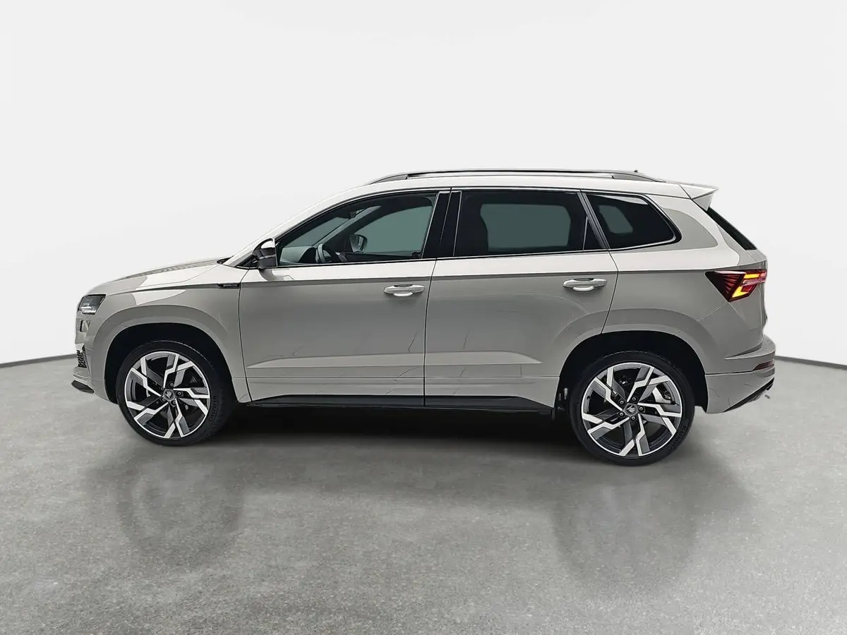 SKODA KAROQ 2.0 TDI DSG SPORTLINE AHK ACC PANO
