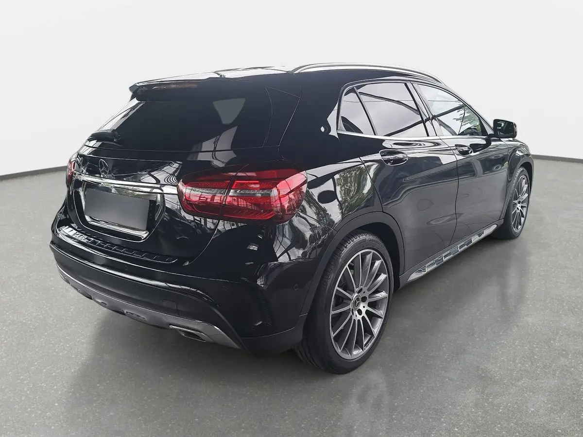 MERCEDES-BENZ GLA 250 AUTO. AMG LINE 4MATIC NAVI