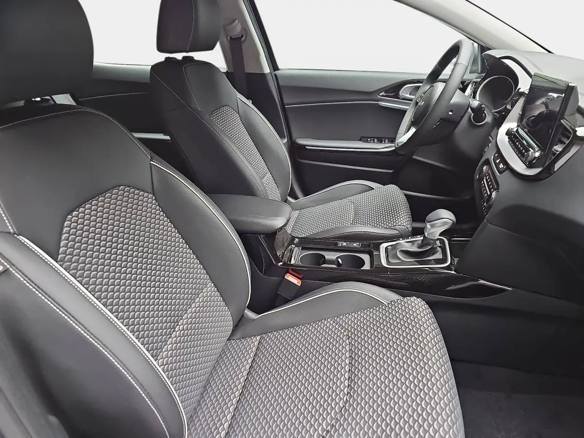 KIA XCEED 1.6 T-GDI 150 DCT SPIRIT MJ26 XCLUSIVE
