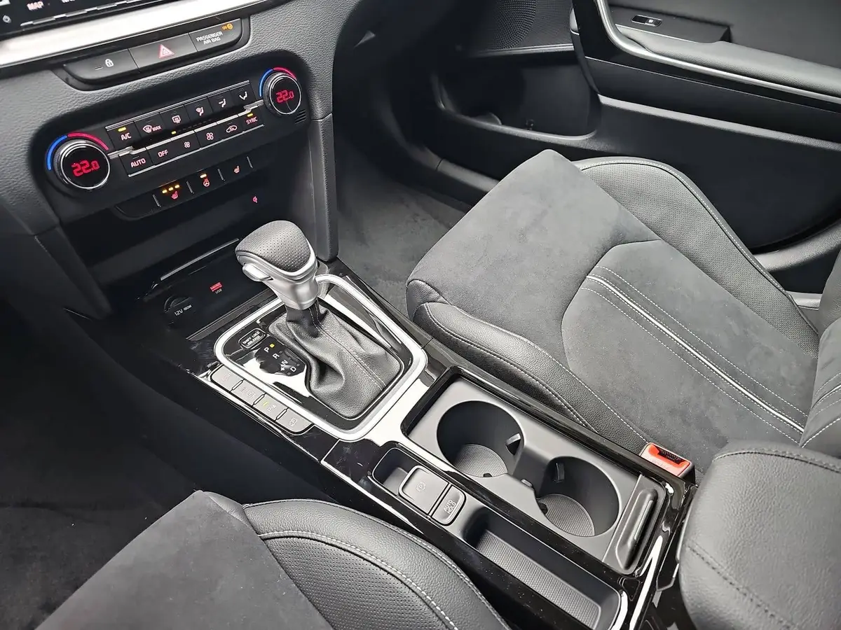 KIA XCEED 1.6 T-GDI 180 DCT GT-LINE MJ26 LEDER GLASDACH