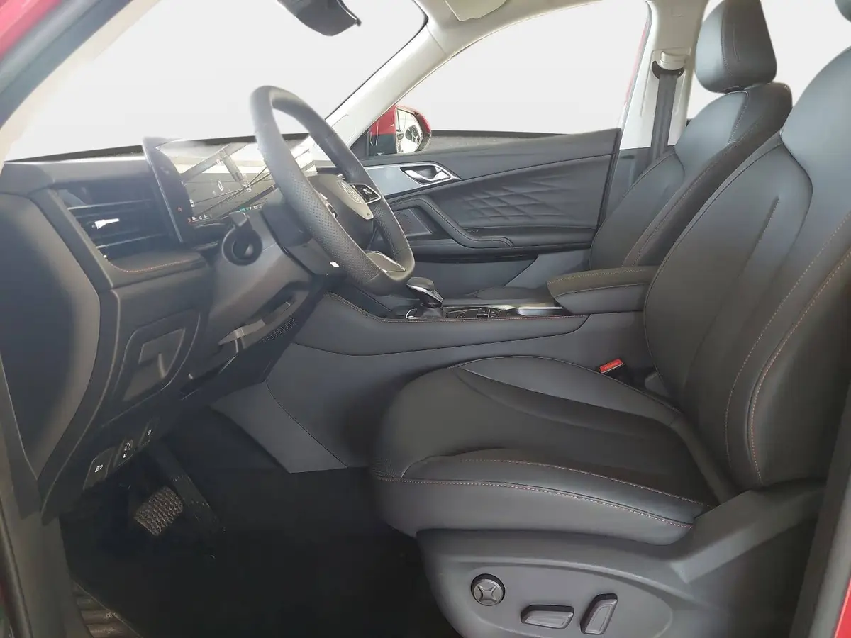 MG HS 1.5 PLUG-IN-HYBRID MY25.5 LUXURY LEDER 360-GRAD-KAMERA 19-ZOLL-LM
