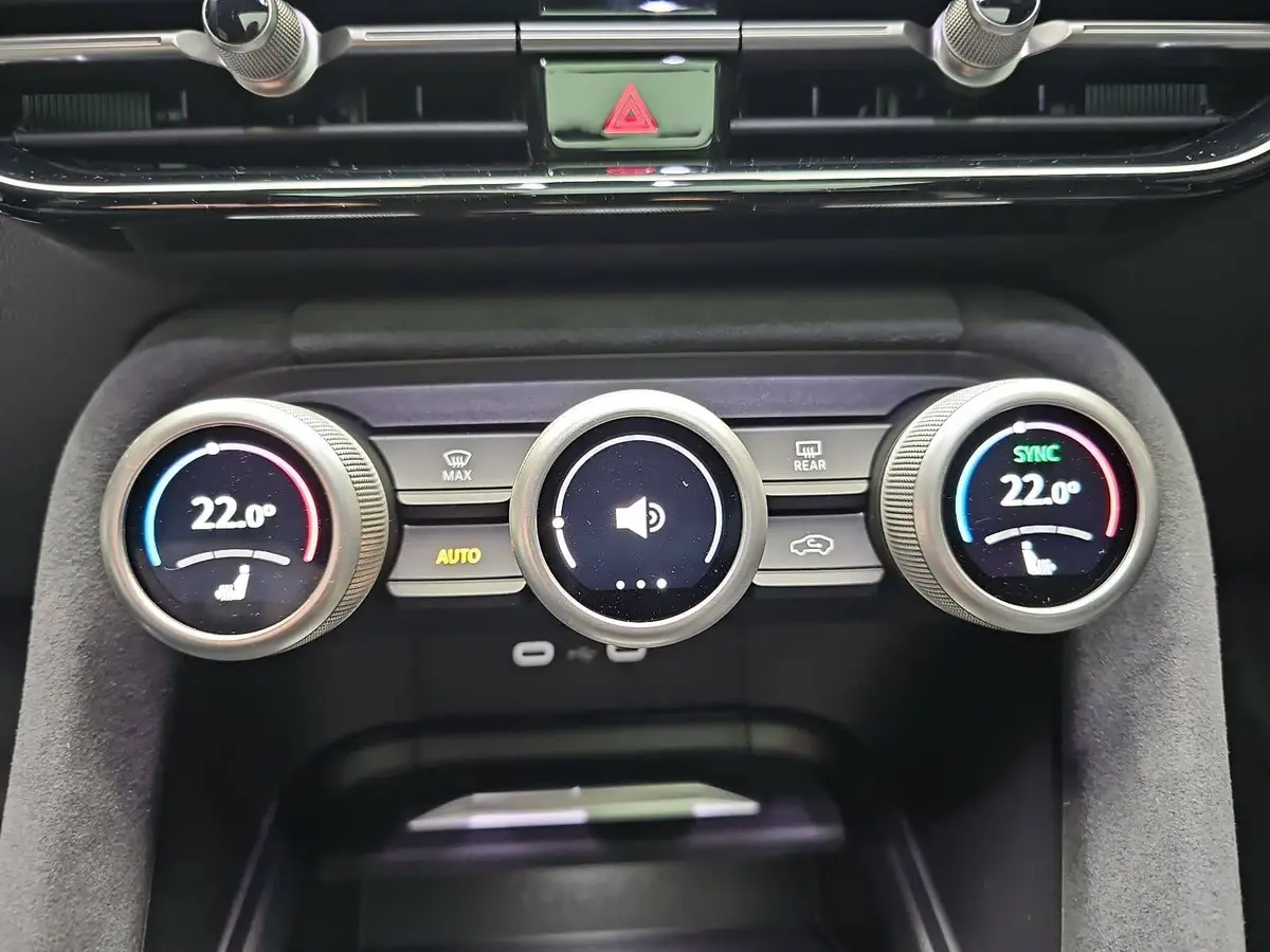 SKODA KODIAQ 1.5 TSI DSG SPORTLINE NAVI LED ACC PANO WINTER AHK