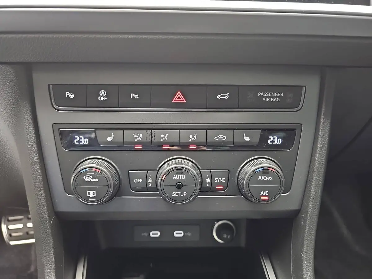 CUPRA ATECA 1.5 TSI DSG NAVI LED ACC LEDER AHK LM19