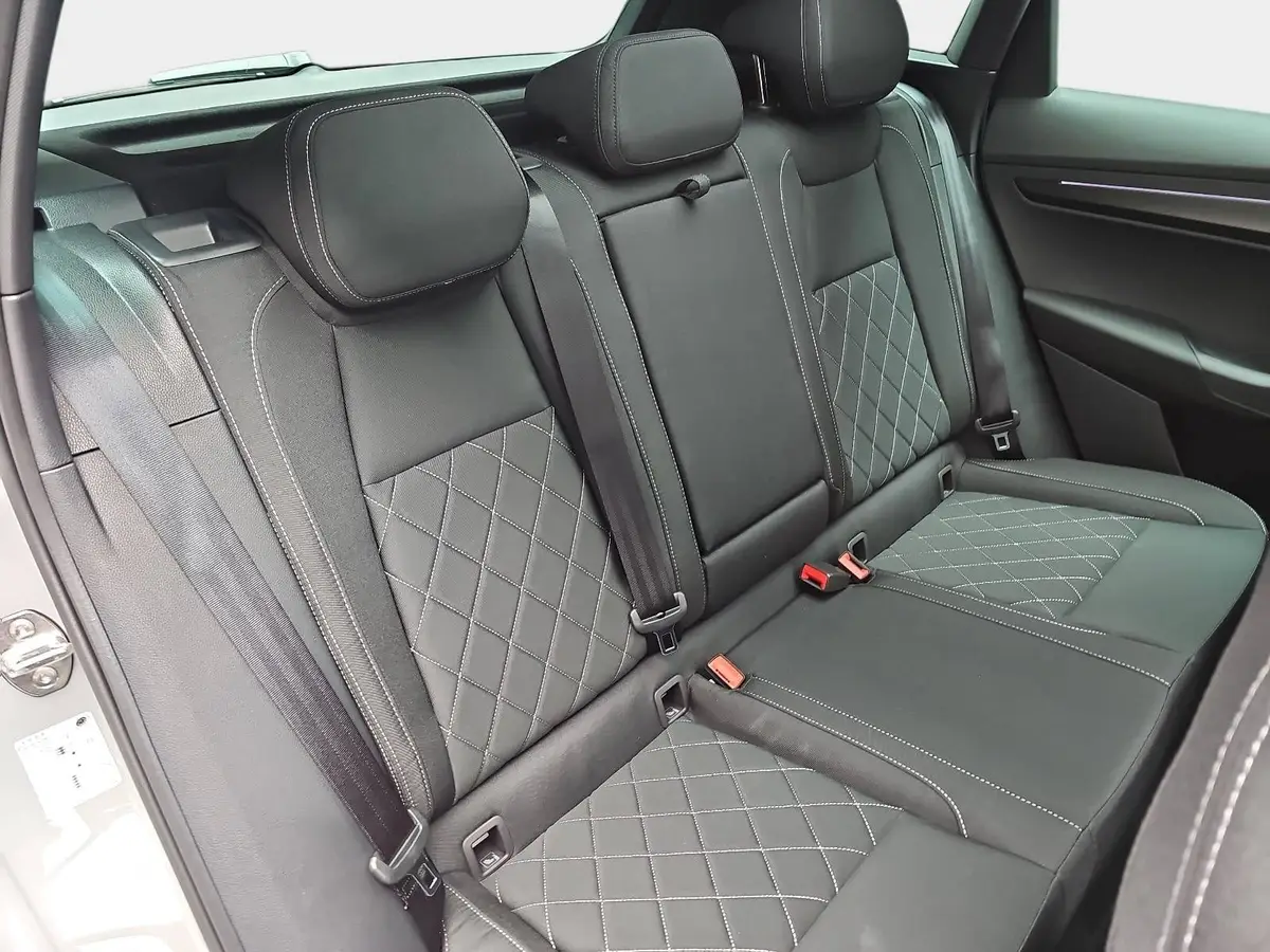 SKODA KAROQ 1.5 TSI DSG SPORTLINE NAVI LED-MATRIX PANO CANTON 