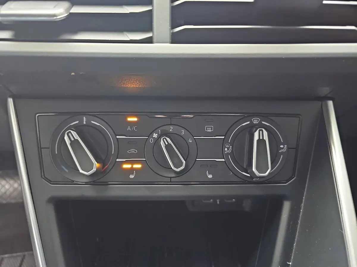 VW TAIGO 1.0 TSI DSG LIFE NAVI LED ACC LM