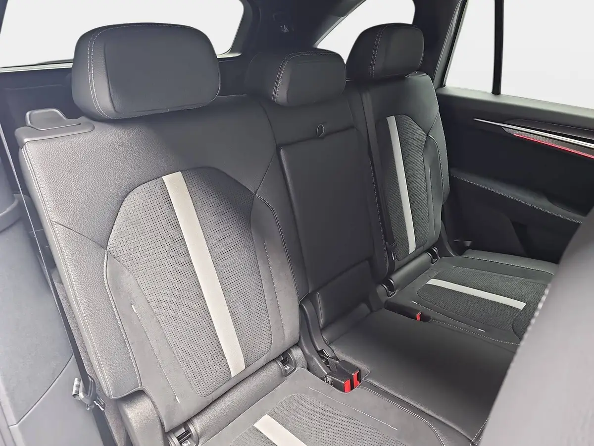 SKODA KODIAQ 2.0 TDI DSG SPORTLINE 4X4 PANO AHK