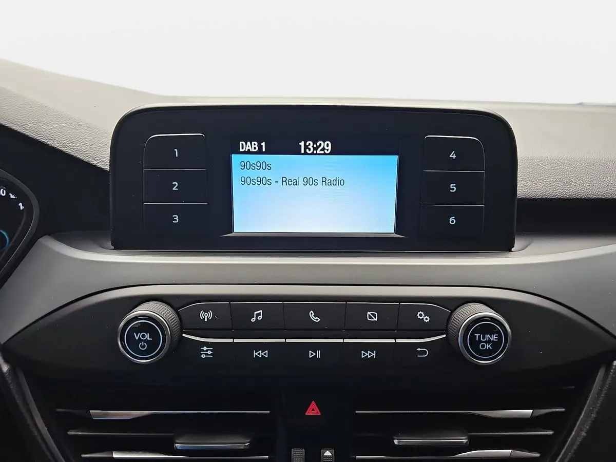 FORD FOCUS 1.0 EB TURNIER TREND KLIMA DAB LED