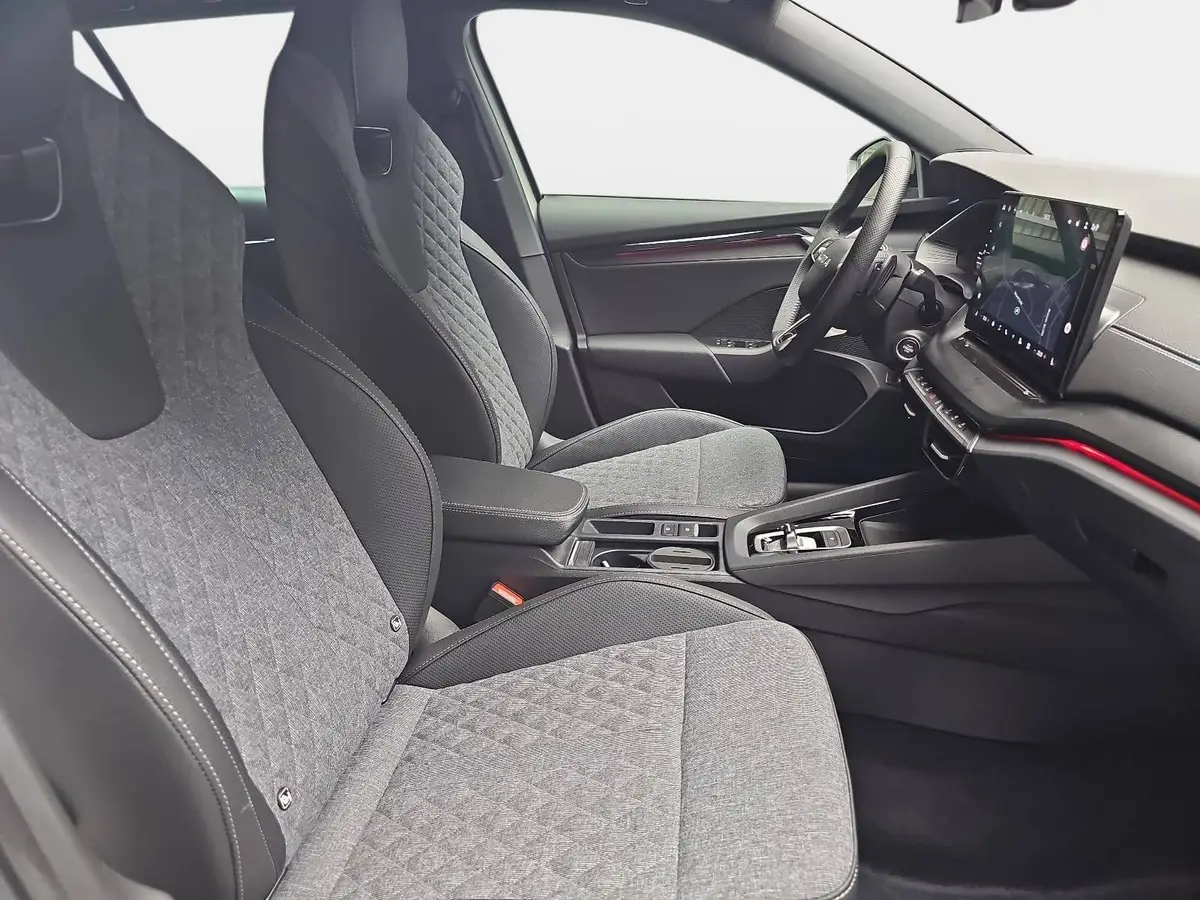 SKODA OCTAVIA COMBI 2.0 TDI DSG SPORTLINE NAVI LED