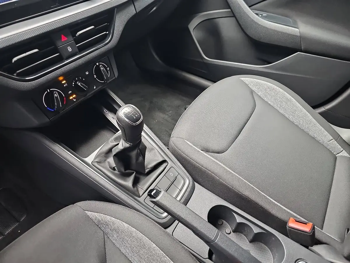 SKODA KAMIQ 1.0 TSI ACTIVE KLIMA LED SITZHEIZUNG PDC DAB+